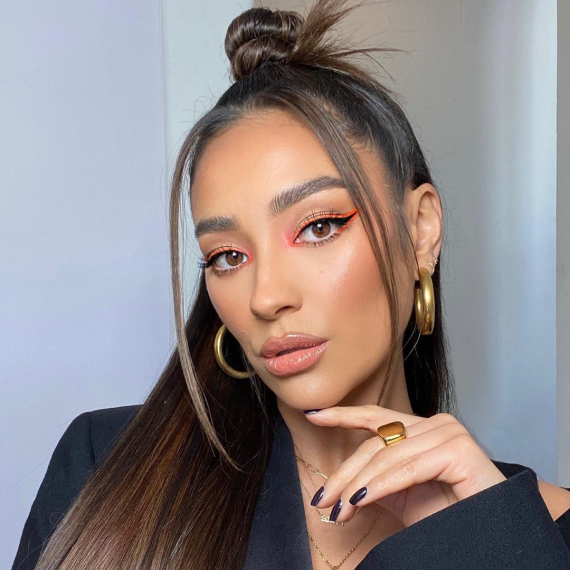 @shaymitchell
