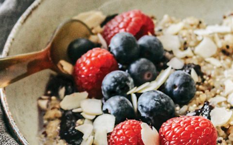 Procura um lanche saudável? Experimente bulgur e quinoa doce (sem açúcar)