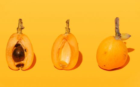 N&ecirc;spera: o fruto com pouco mais de 50 calorias que tamb&eacute;m &eacute; fonte de vitamina A