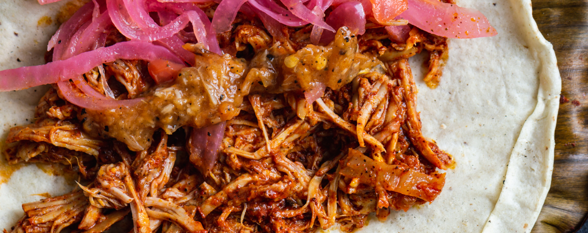 Viaje até ao México sem sair de casa: faça cochinita pibil