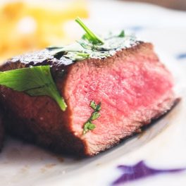 Deixar de comer carne ao jantar pode reduzir doenças do coração em 10%