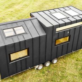 “A ideia de construir a nossa tiny house surgiu quando apareceu a pandemia”