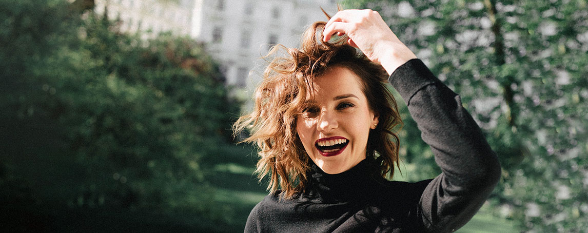 Queda de cabelo no outono? É possível preveni-la, basta usar os produtos certos