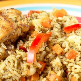 Arroz chaufa com frango: a receita exótica que deve experimentar