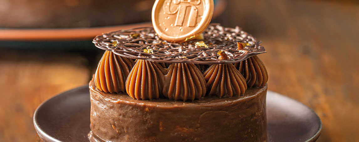 Decore a mesa e delicie-se com este bolo de palha italiana de chocolate belga