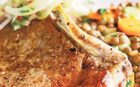 Porco com lentilhas: uma refeição com a toda a proteína que precisa