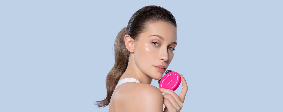 Faça esta rotina de 6 minutos com a FOREO e fique com a pele limpa e iluminada