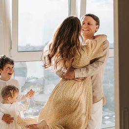 Crónica. Somos pais, e agora? Saiba como equilibrar o tempo do casal e o tempo de família