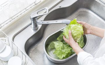 15 estratégias para reduzir a pegada hídrica na cozinha