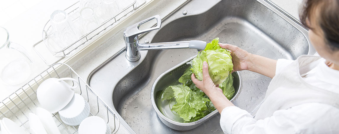 15 estratégias para reduzir a pegada hídrica na cozinha