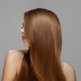 Pintar o cabelo? Só com uma coloração profissional (e nos tons moca)