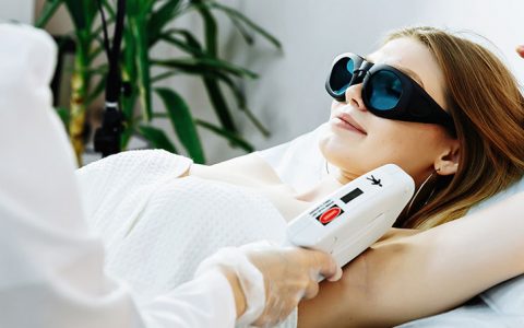 Laser díodo: sim, é possível ficar sem pelos em apenas algumas sessões. É assim que funciona