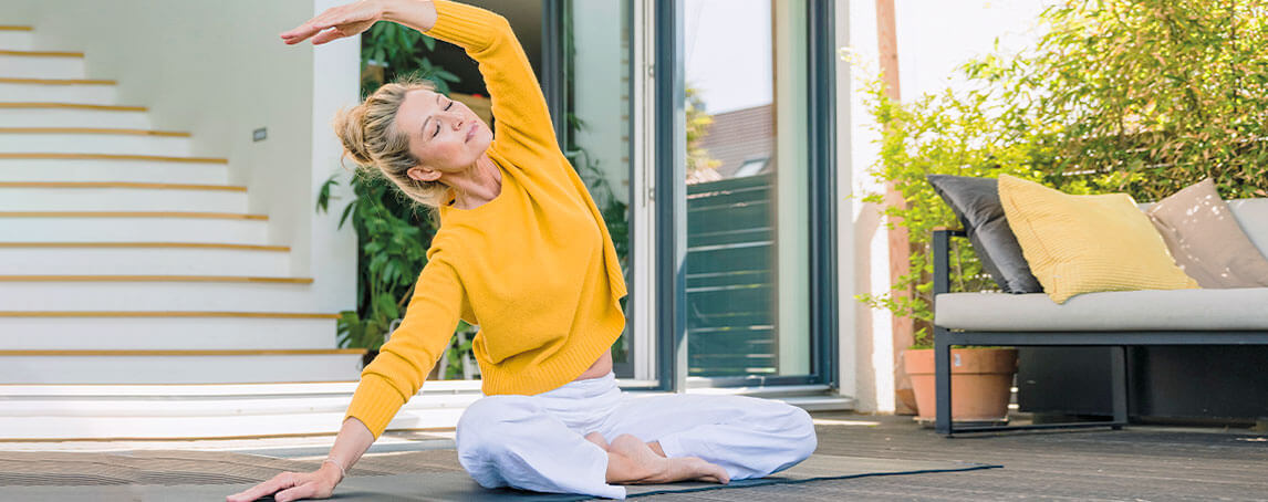 Ioga hormonal: o método que ajuda a aliviar os sintomas da menopausa