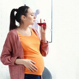 Faz mal beber um copo de vinho durante a gravidez?