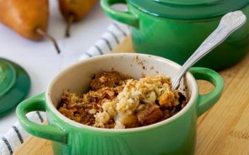 Como fazer um crumble de pera e gengibre