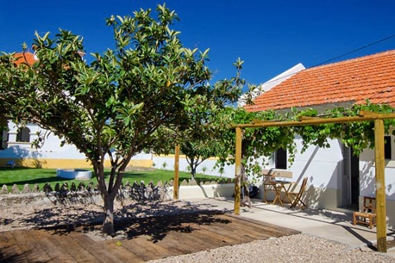 train guest house alentejo