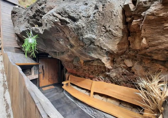 dormir gruta airbnb