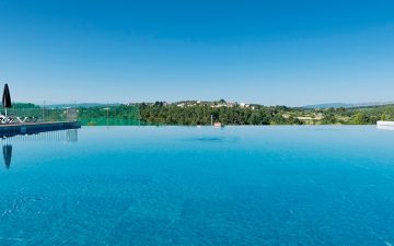 14 piscinas de hotéis que estão abertas a não hóspedes