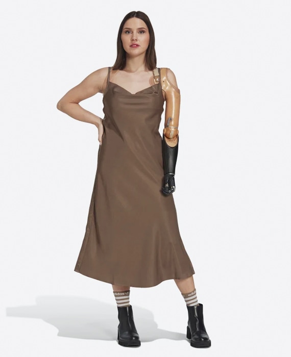vestido comprido adidas