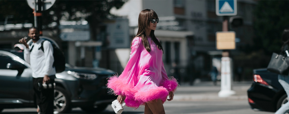 Barbiecore: a tendência que está a pintar o mundo de cor-de-rosa