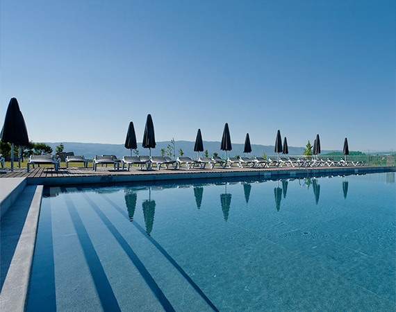 13 piscinas de hotéis que estão abertas a não hóspedes
