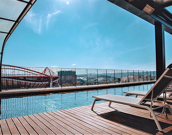 13 piscinas de hotéis que estão abertas a não hóspedes