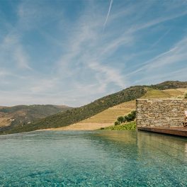 10 piscinas infinitas de hotéis para mergulhar este verão