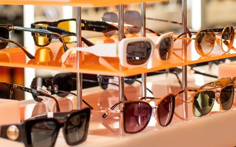 Abrace o verão com os modelos mais trendy de óculos de sol. Descubra-os!