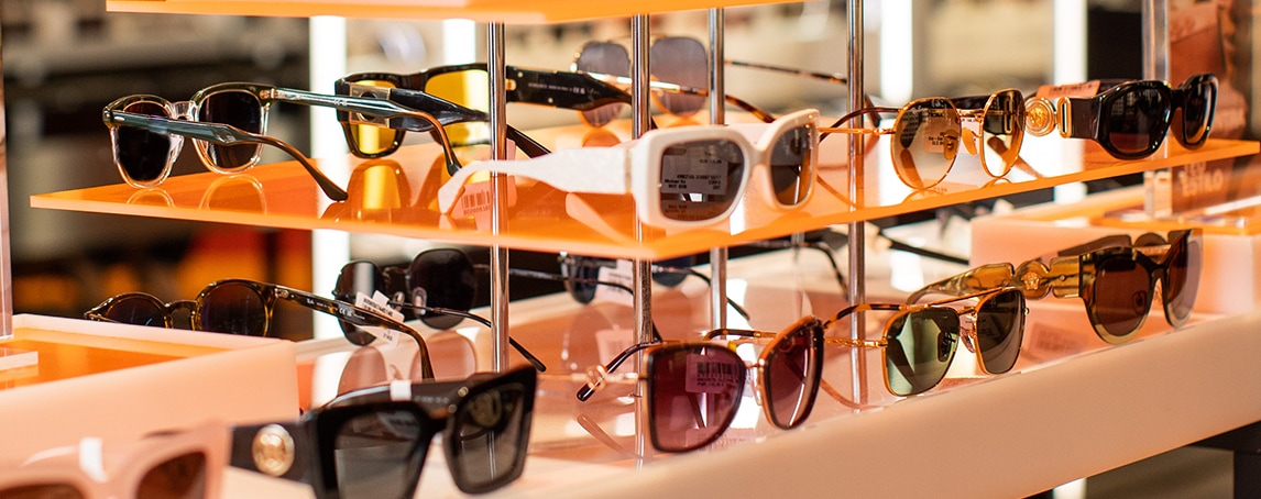 Abrace o verão com os modelos mais trendy de óculos de sol. Descubra-os!