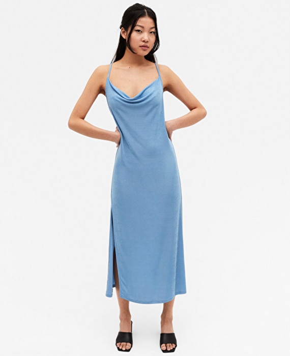 vestido-azul-midi-monki