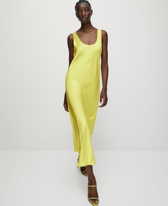 vestido-amarelo-cetim-massimo-dutti