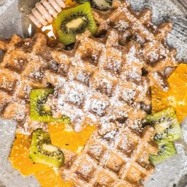 Waffles de laranja e canela para adoçar o verão