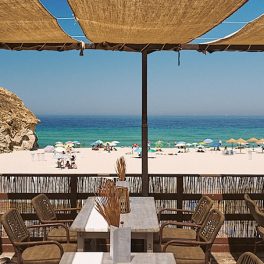 7 restaurantes de praia a experimentar antes de o verão terminar