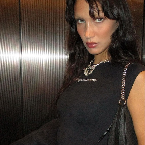 sobrancelhas descoloradas bella hadid