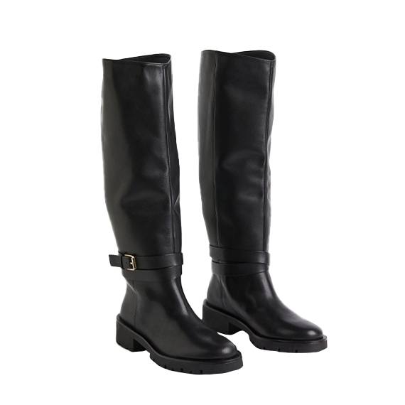 Botas largas em pele