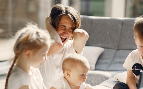 Acha que sofre de stresse parental? Saiba como avaliar o seu nível
