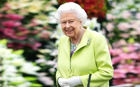 Os 15 melhores looks de sempre da rainha Isabel II