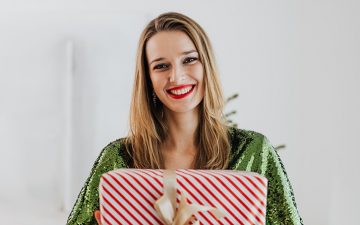 Este Natal, as abelhas têm um presente para a sua pele. Trate-a com a melhor fórmula