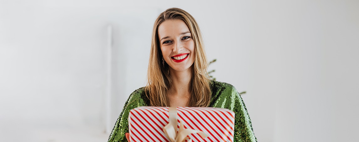 Este Natal, as abelhas têm um presente para a sua pele. Trate-a com a melhor fórmula