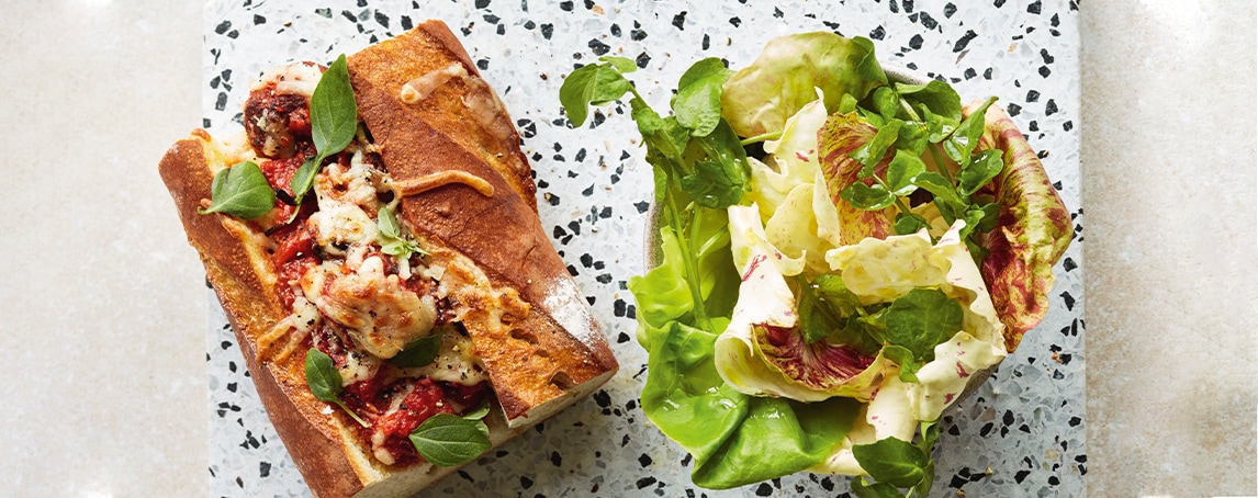 Sanduíche com almôndegas vegetarianas, a reinvenção de um prato intemporal