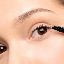 Mascara cocktailing: a tendência que promete umas pestanas super longas