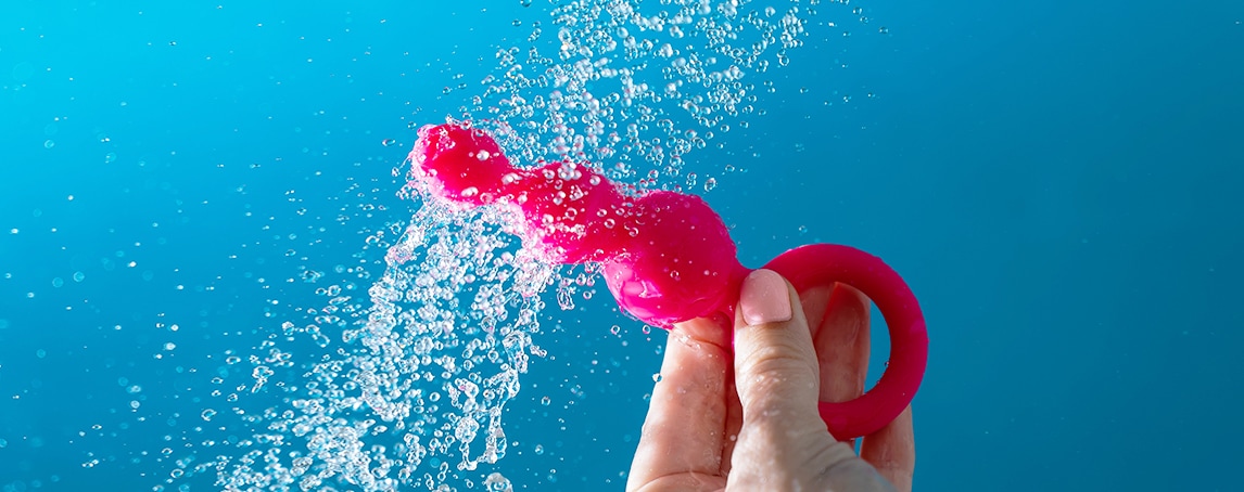 Como e quando devemos limpar os brinquedos sexuais?
