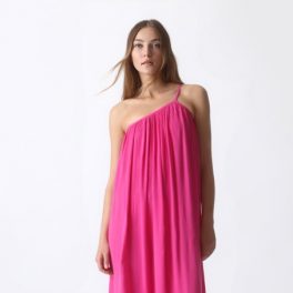 21 vestidos de cerimónia até 50€ para sobreviver à época de casamentos