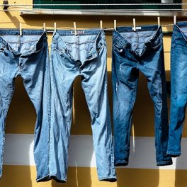 Este é o número de vezes que deve usar os jeans antes de os lavar