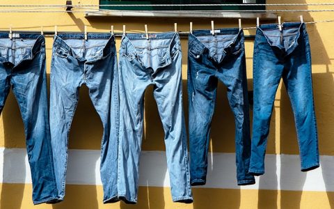 Este é o número de vezes que deve usar os jeans antes de os lavar