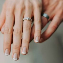 15 ideias de unhas perfeitas para todos os tipos de noivas