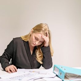 Resiliência tóxica: quando não conseguimos dizer ‘não’ às horas extra no trabalho