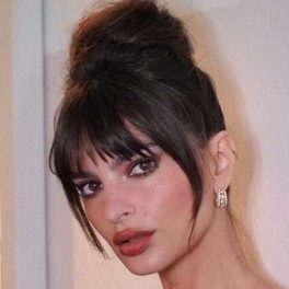 O penteado de Audrey Hepburn &eacute; o apanhado ideal para a esta&ccedil;&atilde;o fria