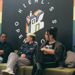 Kiehl's Open Doors: marca centen&aacute;ria une-se &agrave; Associa&ccedil;&atilde;o Casa Qui para apoiar a comunidade LGBTQIA+