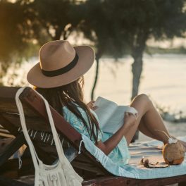 Editorial de agosto: Se a sua toalha de praia falasse...